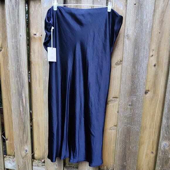 LC Lauren Conrad Dresses & Skirts - *NWT* Women's LC Lauren Conrad Navy satin midi slip skirt
